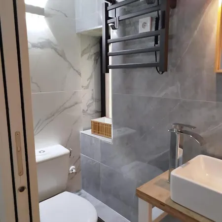 Cannes Guest House Apartment *