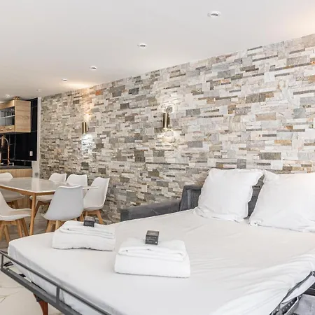 Cannes Guest House *
