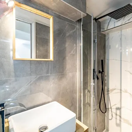 Cannes Guest House Apartment