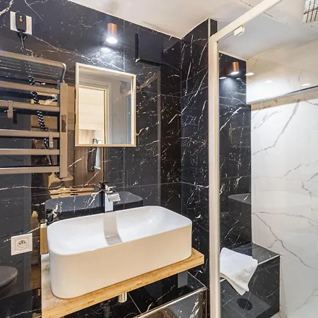 Cannes Guest House *