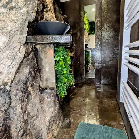 Cannes Guest House *