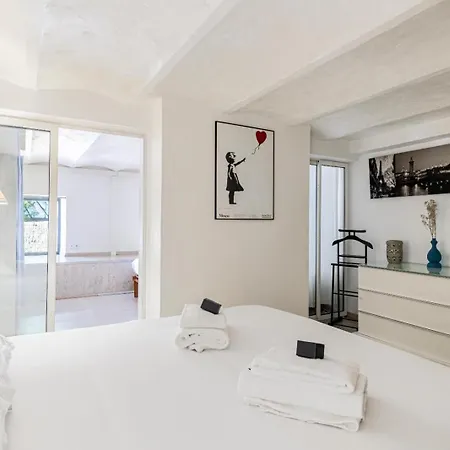 Cannes Guest House شقة *