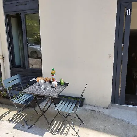 Cannes Guest House * كان